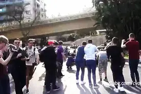 家族大老One-77现身摩纳哥街头！车迷都疯了！图片