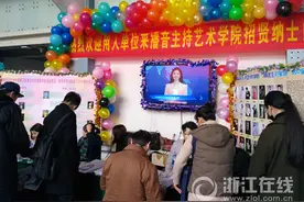 700余家单位进传媒学院挑人 新媒体人才受热捧图片