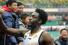 CBA最全能外援！中途加盟，16轮比赛狂砍8次三双图片