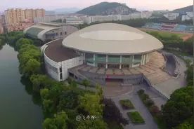 航拍江苏师范大学，俯瞰这所总占地1600余亩的省属重点大学视频封面