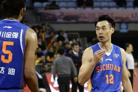 布鲁克斯36分，江苏无缘季后赛图片