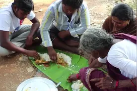 印度长寿老奶奶做20个香辣大鸡腿，丰盛美味！视频封面