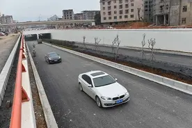 北辰立交下穿通道昨通车 西二环路与东二环路“握手”图片
