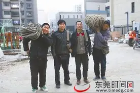 济南现“蜘蛛侠”：四农民工火场“空降”救人图片