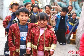 昆明一乡村住着百余“小矮人” 平均身高不过一米三图片