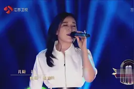 龙梅子开口用家乡方言演唱《荷塘月色》好听极了，全场嗨起来视频封面