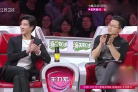 王昱珩画的蝴蝶，竟令现场观众惊呼，王力宏：这也太厉害了！视频封面