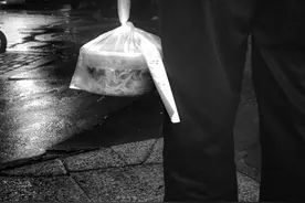 按摩师健身教练月薪一两万 外卖送餐员普遍能拿六七千图片