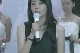 妹妹毁了姐姐家庭，姐姐在妹妹婚礼上放她破事的录像，毁掉她一生视频封面