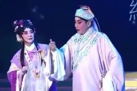 经典粤曲《紫钗记之拾钗》现场版，表演：冯宝宝，阮兆辉图片