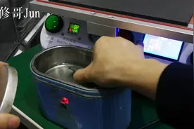手机进水手机维修店的清洗整个流程视频封面