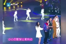 奔跑兄弟现场演唱一首《超级英雄》好听至极！视频封面