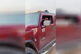 悍马H2与路虎揽胜运动版挑战交叉轴，这动力真猛就像玩一样视频封面