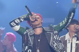 有点优秀！BigBang 消音演唱《Fantastic Baby 》现场视频封面