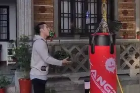 扔水瓶挑战成新玩法！看看那些“神奇”的接力挑战图片