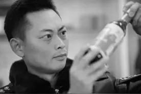 “食药警察”练就绝技：一摸就能分辨假烟图片