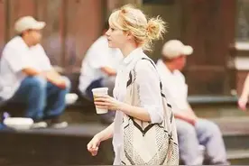 从小配角到大明星：艾玛·斯通的好莱坞之路图片