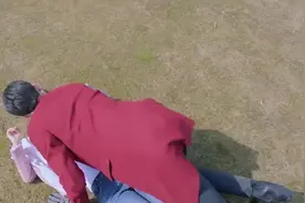 总裁和灰姑娘不小心亲上了，灰姑娘的心还乱跳，总裁却乐了视频封面