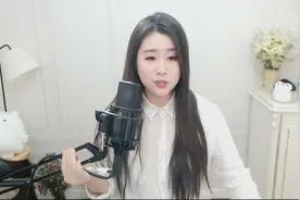 菲儿演唱歌曲《追梦人》，让青春吹动了你的长发，好听的经典老歌