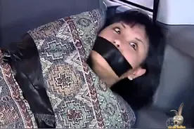 巴西恶搞，被绑在后备箱里，快跑吧国外搞笑恶作剧视频封面