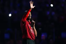 进三分球就送MX5，魅族“挥机”NBA全明星图片