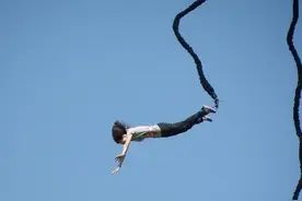 蹦极一定要注意这些安全事项哦图片