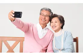 彻底摆脱老年机体验差 小依休APP来袭 一键SOS+快捷通话图片