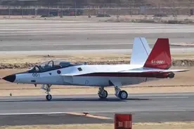 爬墙党辛苦：日本X-2“心神”验证机滑行视频首次曝光图片
