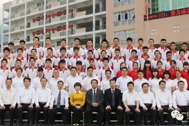 有多少人喜欢过自己的同桌？图片
