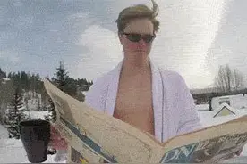 搞笑gif：海豚宝宝生产过程，看完记得闭上嘴巴！图片