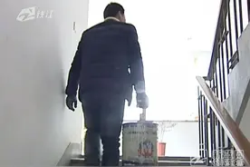 网瘾少年变身“最美刷墙哥” 帮130户居民免费修补墙图片