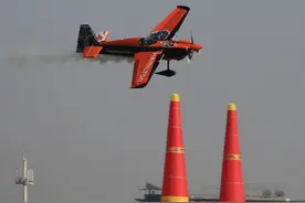 2016红牛特技飞行世界锦标赛赛况图片