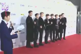 EXO现身歌谣大战红毯，贴心送了圣诞礼物