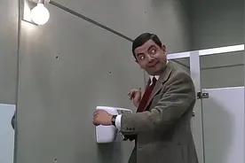 爆笑，上厕所不小心把裤子弄湿了怎么办？视频封面