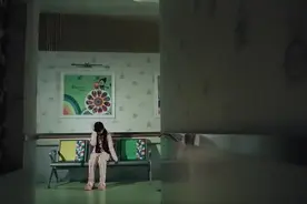 儿科医生：小蕊头疼怕吵醒其他孩子，竟然咬自己的手！视频封面