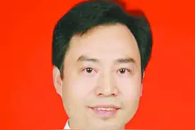 既要“百舸争流” 也要“漫江碧透”图片