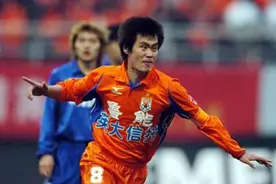 鲁能记忆如山之远射：李霄鹏上演百步穿杨图片