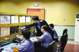天津站运转车间值班员：每天调控430余趟列车图片