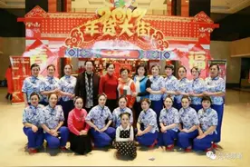 鄄城广场舞大妈演绎情景剧《婆婆也是妈》图片