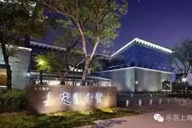 假期该在上海逛逛古镇吃吃美食图片