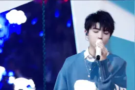 湖南跨年晚会：王俊凯现场演绎《醒着》，酷魅王子唱醒少年青春视频封面