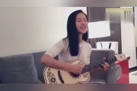 女神江一燕自弹自唱《答案》，太有文艺范了视频封面