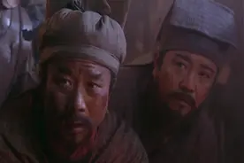 李逵胆子很大，孤身一人下井救柴进，这段李逵太搞笑了视频封面