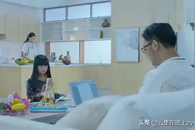 阿尔法大蛋人工智能机器人陪伴、教育、娱乐好轻松