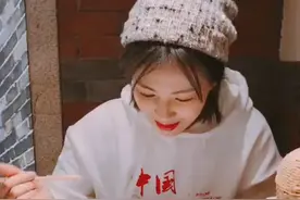 刘涛回南昌老家，在小店里讲南昌话点家乡菜！视频封面