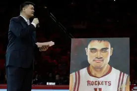 NBA火箭队退役姚明球衣：11号长城配得上这份荣誉视频封面