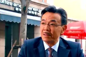 性感的儿媳妇去车站接公婆，公公眼睛都看呆了视频封面