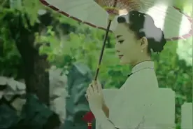 一首《半城烟雨》好听，画面唯美！烟雨气息！分享给亲爱的你！视频封面