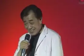 张帝新加坡搞笑演唱会 人老心未老 演唱《江水向东流》逗乐观众视频封面