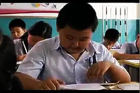自习课，小胖孩突然想放屁，结果。。。图片